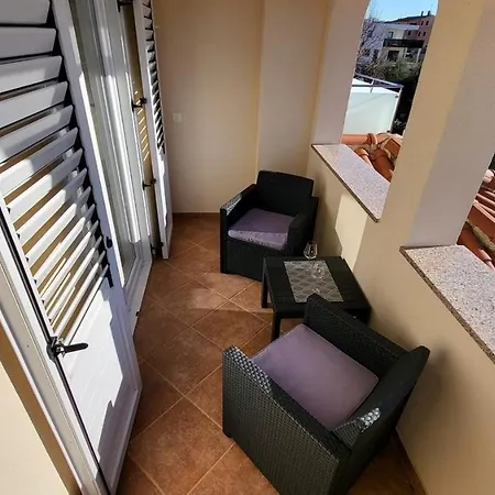 Apartmán With A Parking Space Buzinija, Novigrad - 22057 Karpinjan