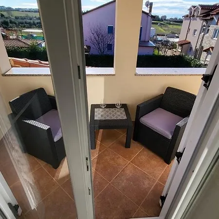 With A Parking Space Buzinija, Novigrad - 22057 Apartmán