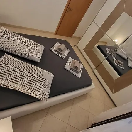 With A Parking Space Buzinija, Novigrad - 22057 Apartment *