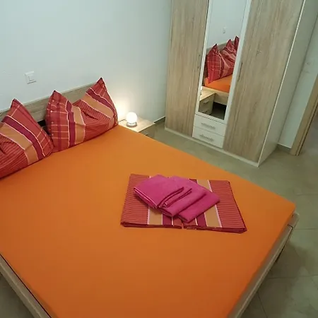With A Parking Space Buzinija, Novigrad - 22057 Apartmán *